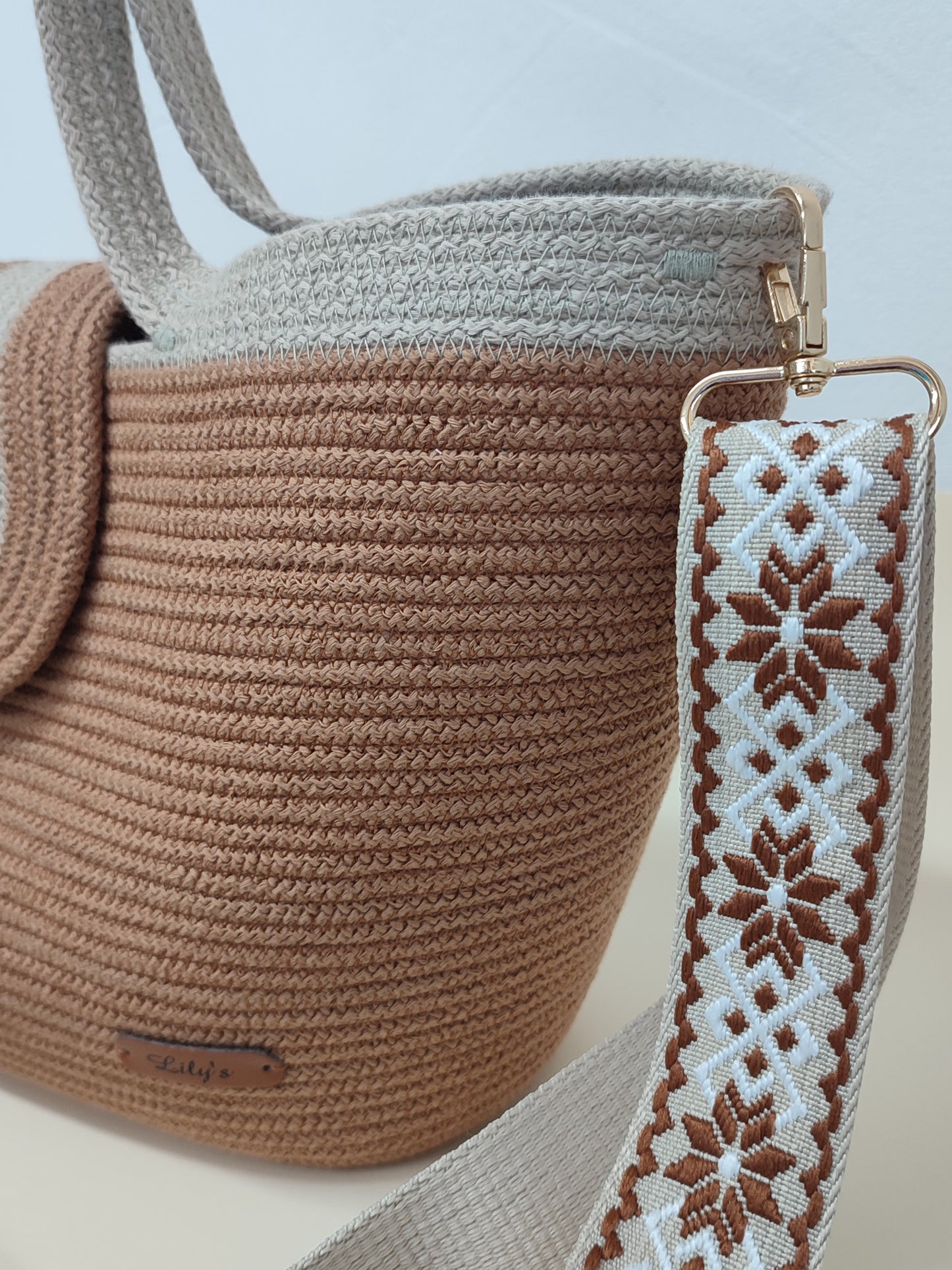 Bolsa Nómada Bolsa artesanal de cordão de algodão com alça ajustável