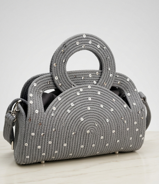 Trama Brilhante – Bolsa Artesanal com Detalhes Luminosos