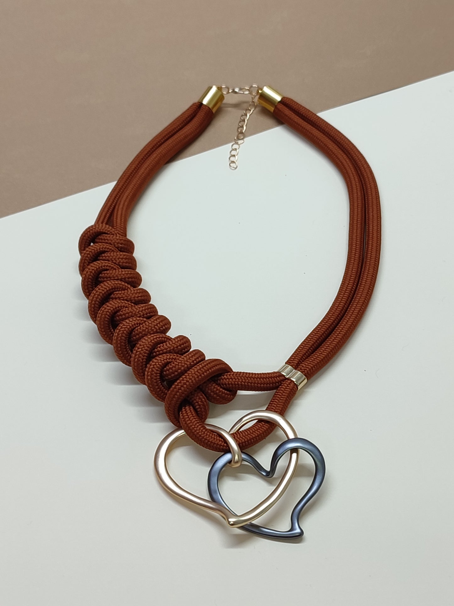 Colar de cordão ajustável Aura - Pendente de Corações